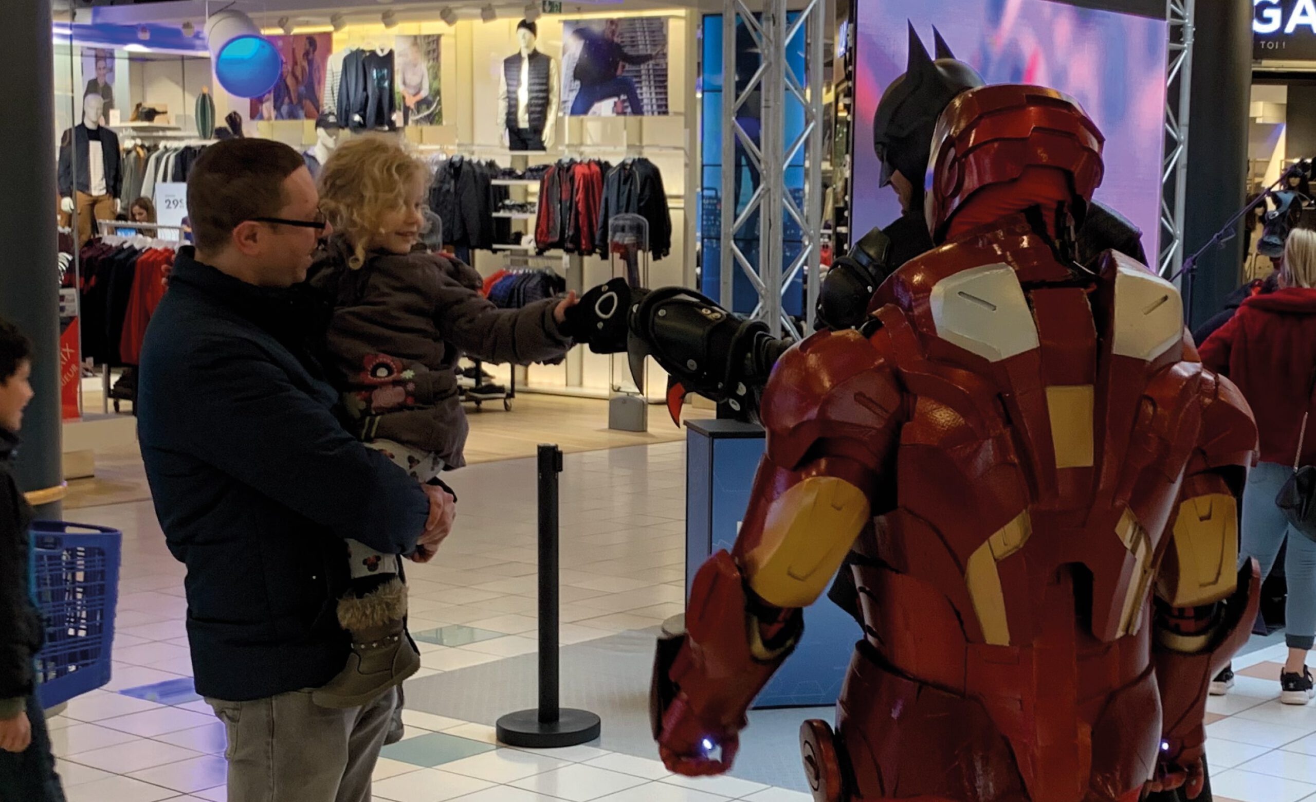 Batman et Iron Man dans la galerie