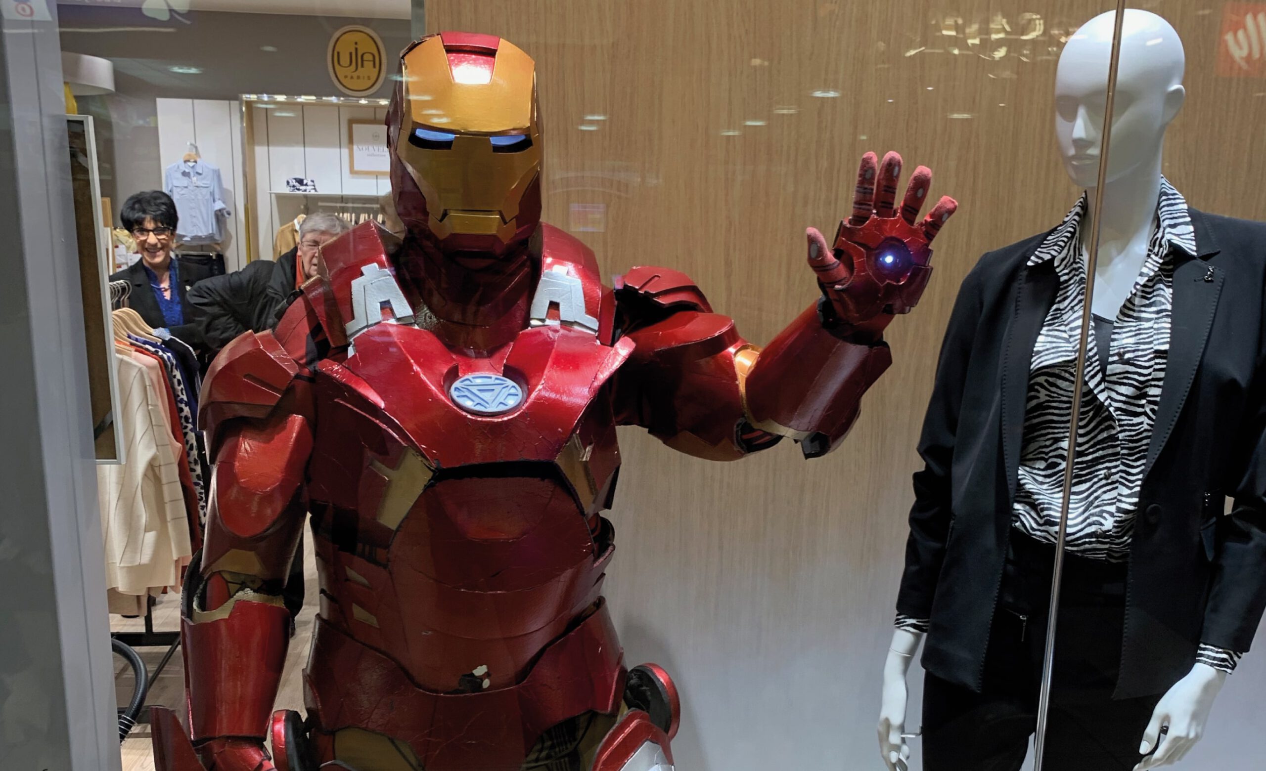 Iron Man en défilé dans le centre