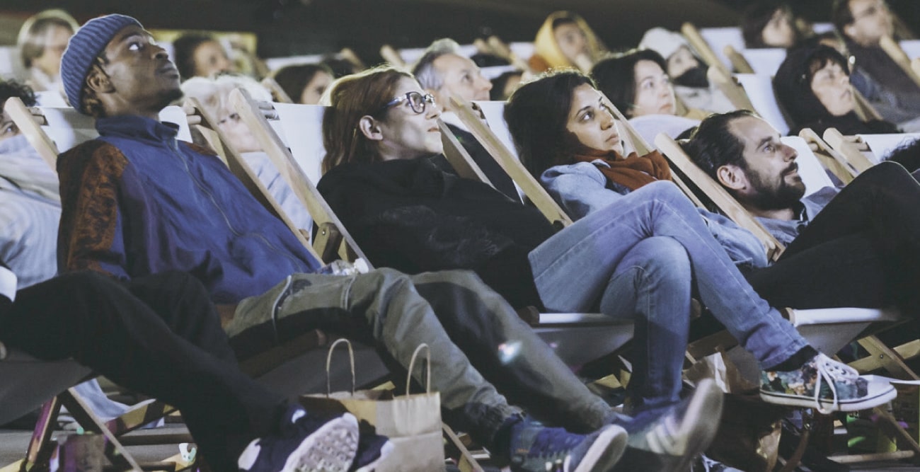 Participants du Ciné Drive In sur l'espace transat